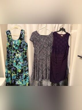 Roz & Ali Black and Purple Patterned Short-Sleeve Midi Dress